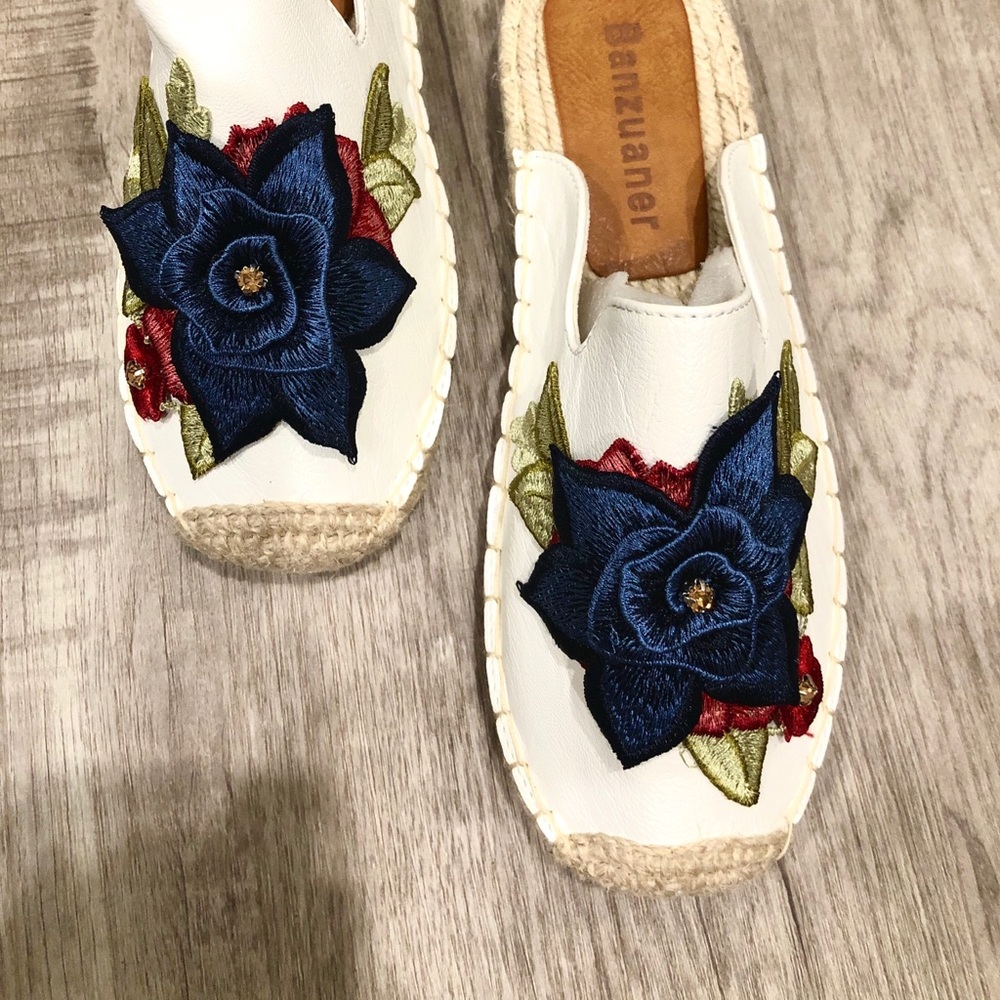 Classy Embroidered Flowers White Leather Sandals